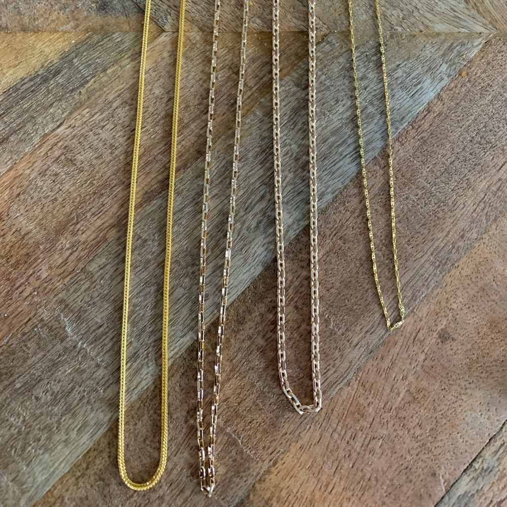 Set of 4 gold chain necklaces